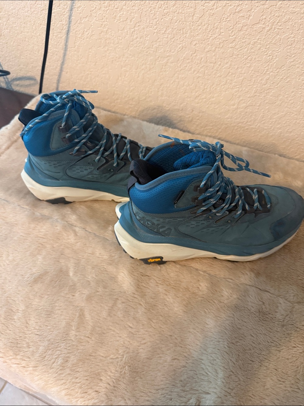 Hoka KAHA 2 high top tennis shoes 3691 - Picture 4 of 7